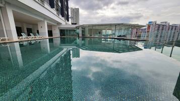 Studio, 1 Bedroom, Accessible, Balcony | Kolam renang | Kolam renang terbuka