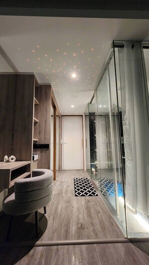 Studio, 1 chambre, accessible aux personnes à mobilité réduite, balcon | Coin séjour