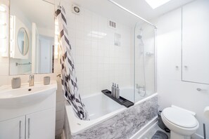 風筒、提供毛巾、番梘、洗頭水