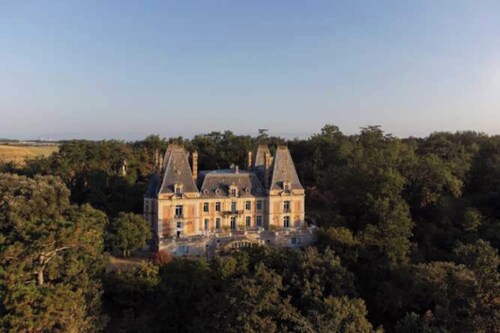 Stay at the Chateau- Studio 2P- With Pool and Park