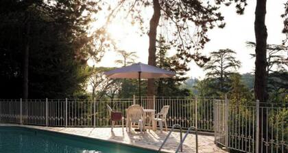 Stay at the Chateau- Studio 2P- With Pool and Park