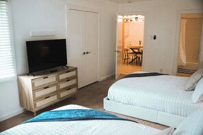 1 makuuhuone, silitysrauta/-lauta, internet, vuodevaatteet