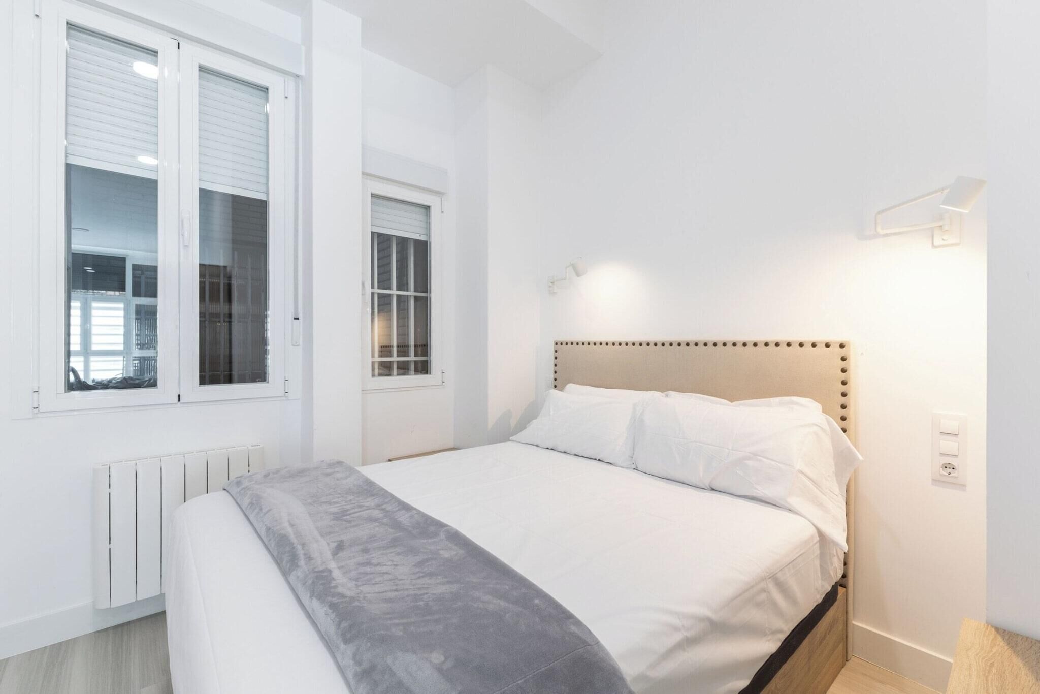 2 slaapkamers, een strijkplank/strijkijzer, internet