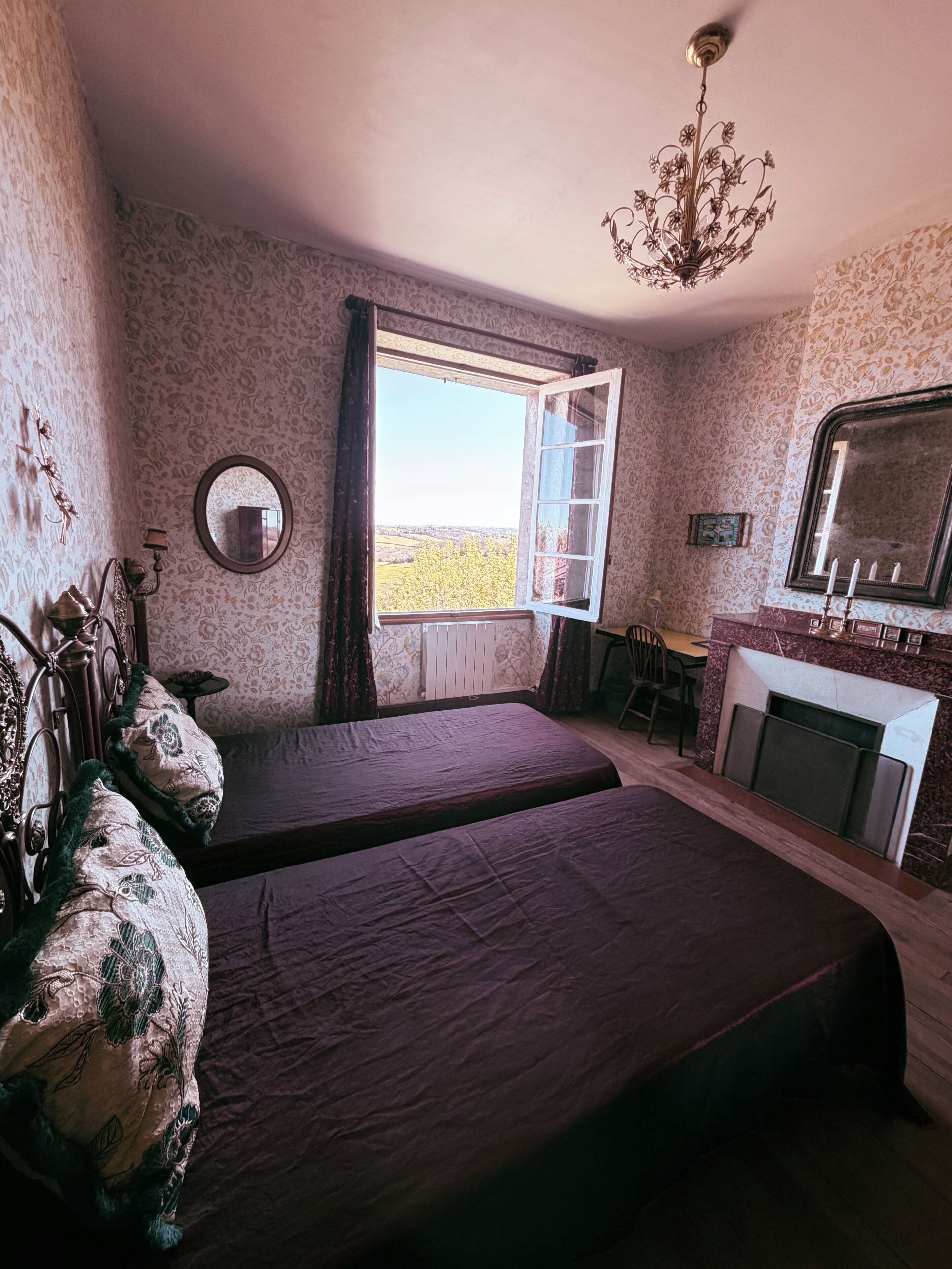 7 slaapkamers, een strijkplank/strijkijzer, reisbedje, gratis wifi