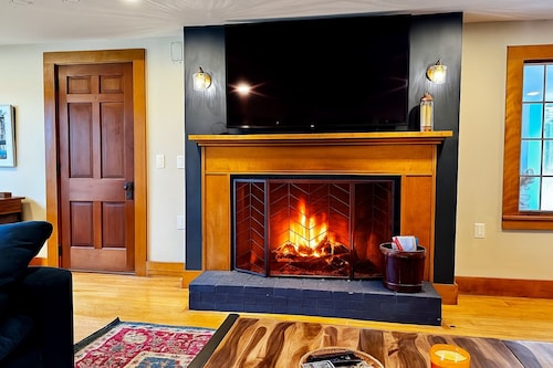 Stratton View Farmhouse + Guesthouse