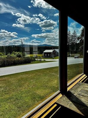 Interior - Stratton View Farmhouse + Guesthouse (Londonderry)
