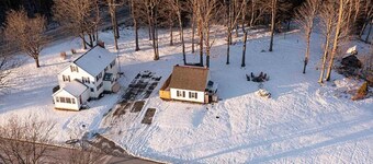 Stratton View Farmhouse + Guesthouse