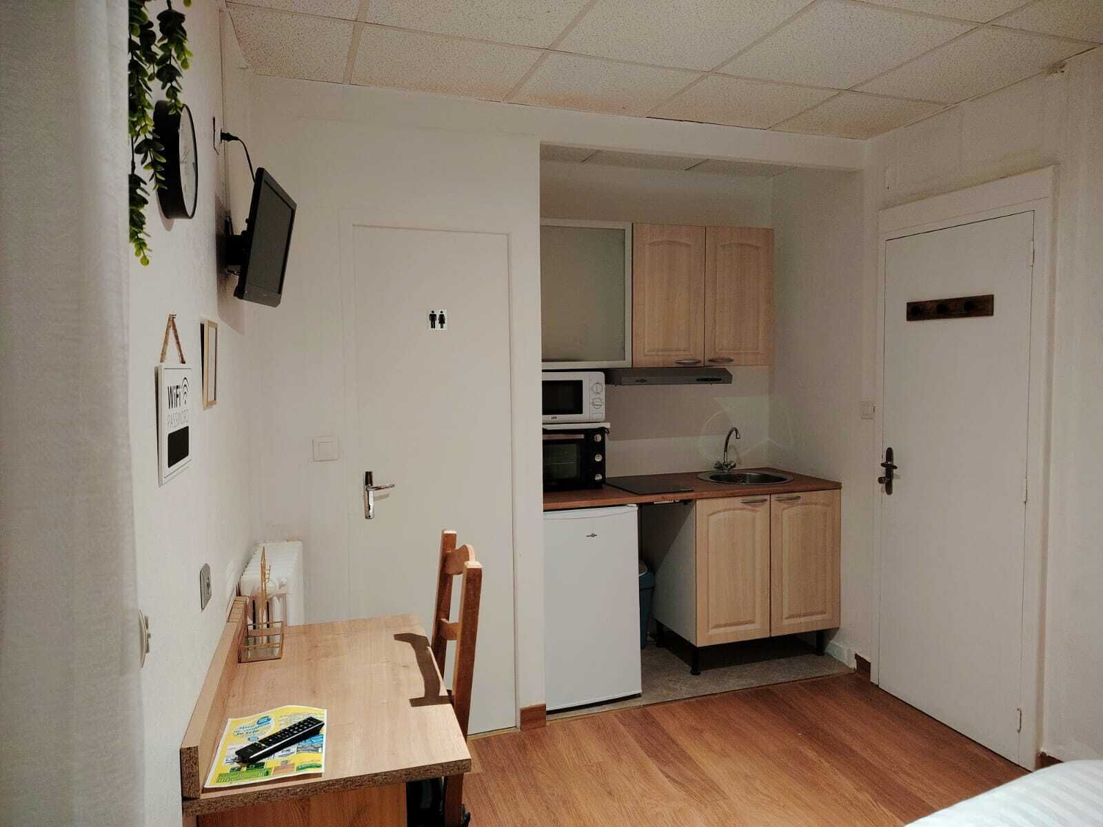 1 bedroom, iron/ironing board, internet, bed sheets