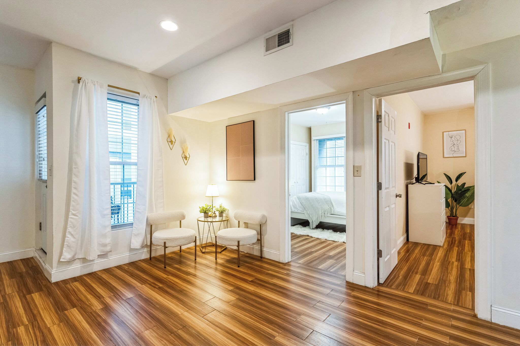 2 bedrooms, iron/ironing board, WiFi, bed sheets