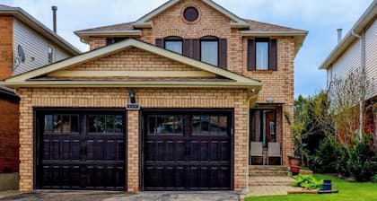 4 Bedrooms Detached Home with parking, closer to commercial area