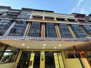 Front of property - Pattaya Charm (Pattaya)