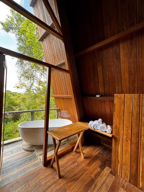 Indoor spa tub