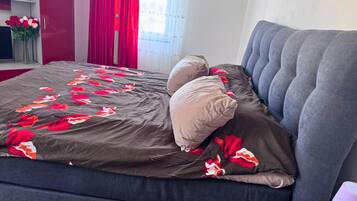 Apartment | 1 bedroom, bed sheets