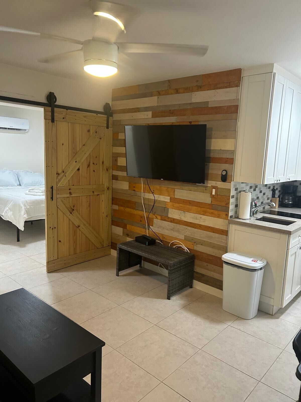 This 1 Bedroom Suite Has It All In A Great Location In Pompano Beach. - Deerfield Beach, FL