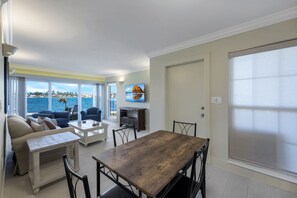 Living area - Charming 1-bedroom condo in enchanting Marco Island with AC (Marco Island)