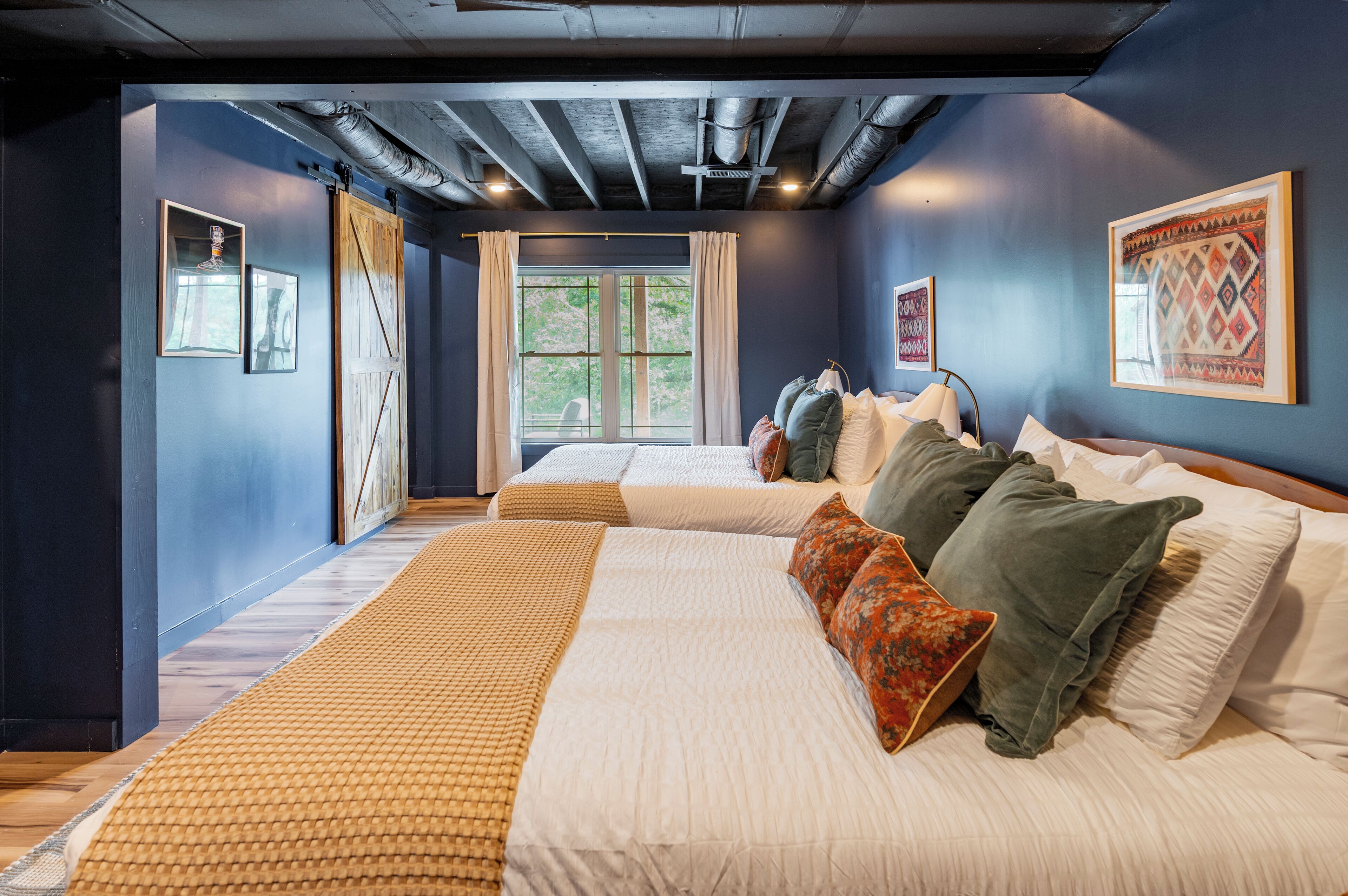 4 Schlafzimmer, Schreibtisch, Bügeleisen/Bügelbrett, kostenloses WLAN