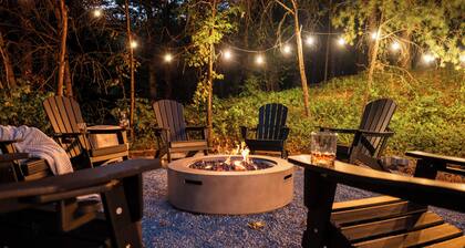 Bourbon Country Cabin - Game Room, Fire Pit, and Hot Tub!