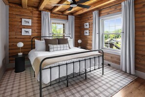 4 bedrooms, desk, iron/ironing board, free WiFi