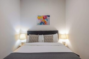 2 bedrooms, iron/ironing board, Internet - Cuatro Caminos Apartment (Madrid)