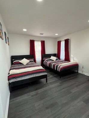 3 Schlafzimmer, Schreibtisch, Bügeleisen/Bügelbrett, kostenloses WLAN