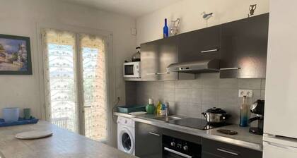 Downtown Apartment - 100 m From the Beach