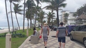 Solstolar och strandhanddukar