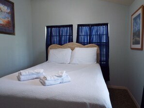 3 bedrooms, iron/ironing board, Internet, bed sheets