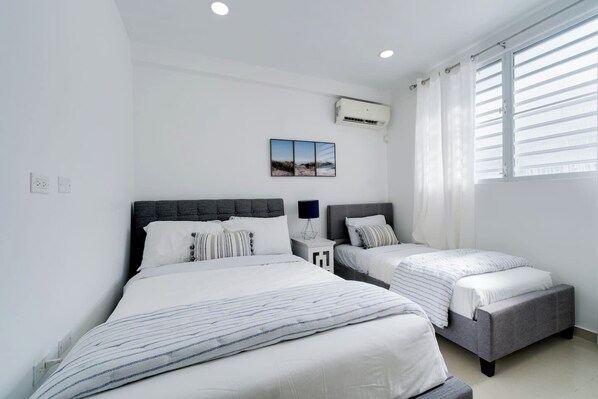 3 Schlafzimmer, Schreibtisch, Bügeleisen/Bügelbrett, kostenloses WLAN