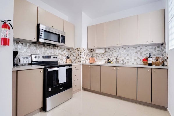 Fridge, microwave, oven, stovetop