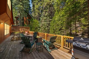Property grounds - Cabins at Strawberry - Oak (Strawberry)