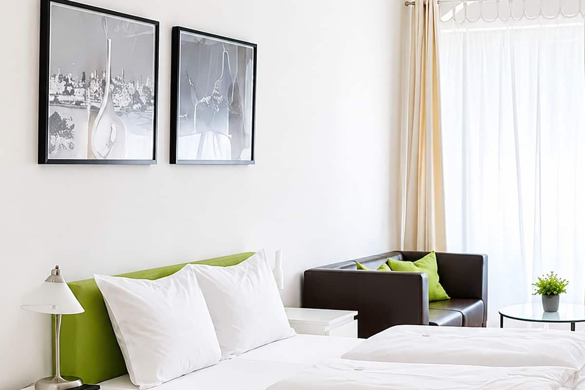 Classic Room, City View | Desk, laptop workspace, iron/ironing board (on request), WiFi (free)