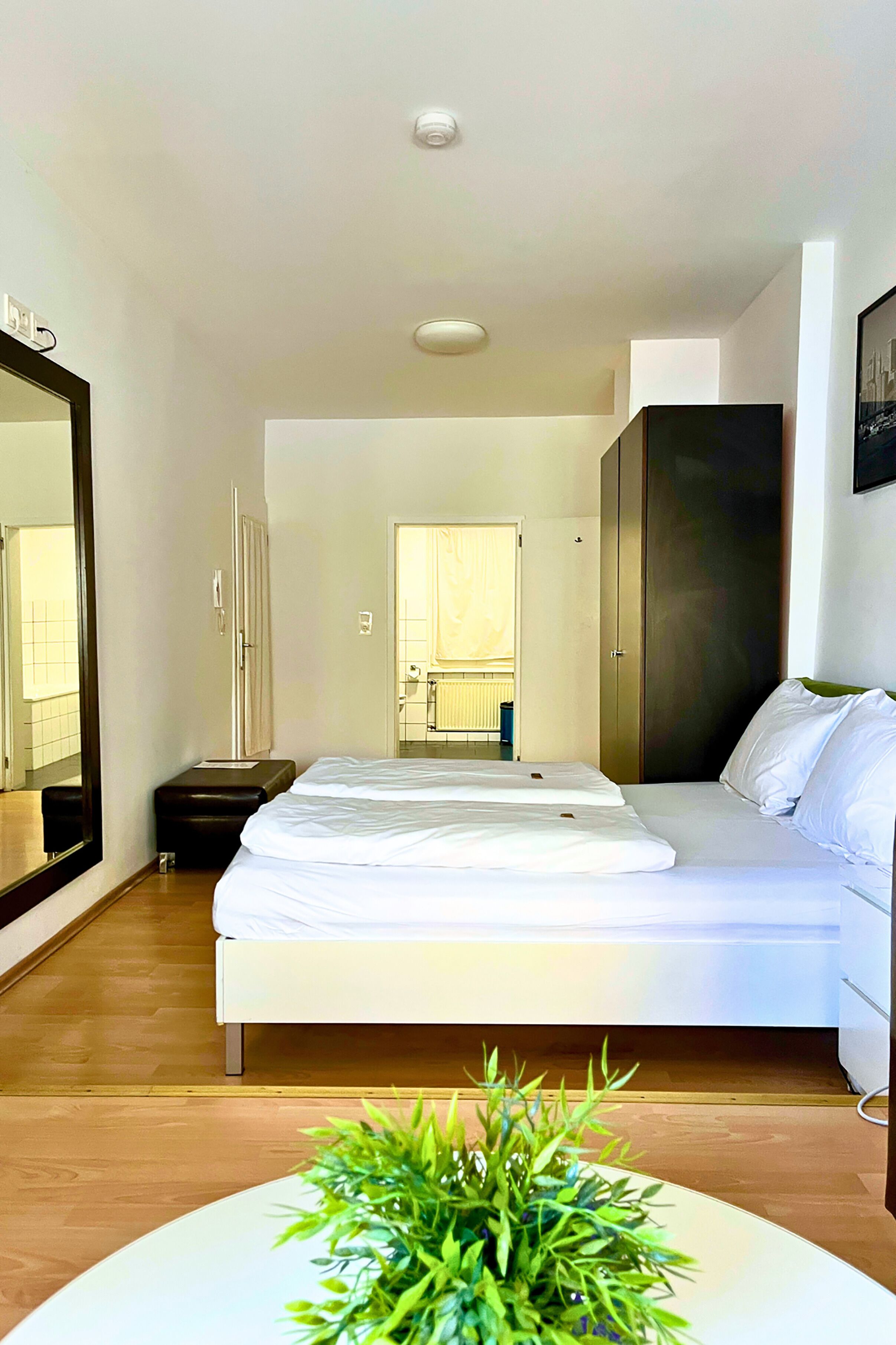 Habitación clásica, vistas a la ciudad | Escritorio y espacio para trabajar con un portátil