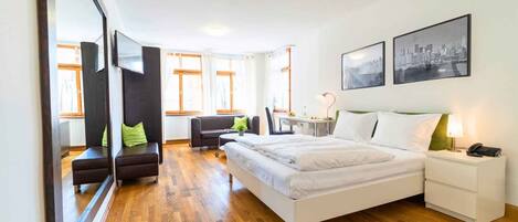 Bureau, espace de travail pour ordinateur portable