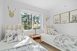 2 bedrooms, desk, free WiFi, bed sheets
