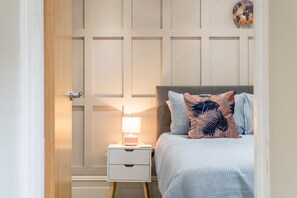 1 dormitorio, tabla de planchar con plancha, Internet