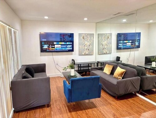 Spacious Pool Home 4BD/3BA