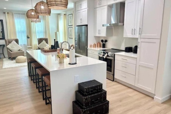 Geladeira, micro-ondas, fogão, cooktop