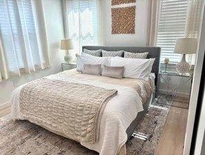 3 室のベッドルーム、アイロン / アイロン台、WiFi (無料)、ベッドシーツ