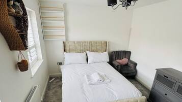 House, 4 Bedrooms, Balcony, Garden View