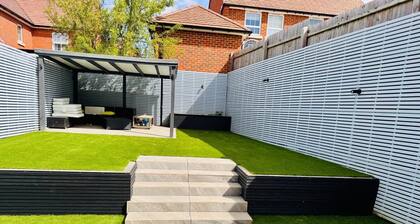 Grand 4-bed House in Ebbsfleet Valley, Garden & Parking Space