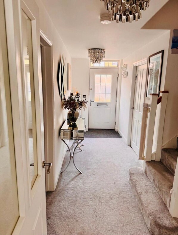 House, 4 Bedrooms, Garden View | Interior