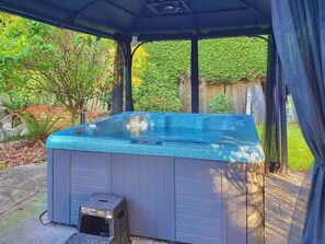 Bañera de hidromasaje exterior