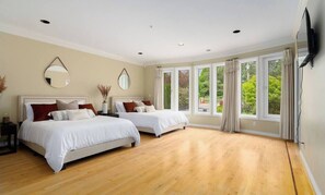 6 habitaciones, tabla de planchar con plancha y acceso a internet