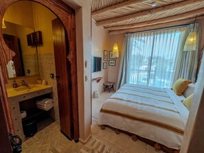 Double Room, Balcony, City View | Free WiFi