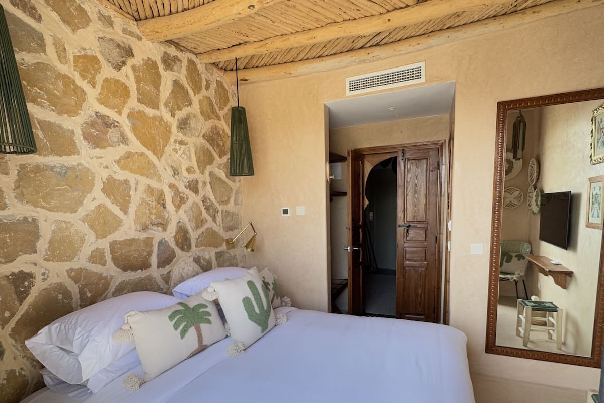 Habitación doble clásica, balcón, vista a la ciudad | Wifi gratis y ropa de cama