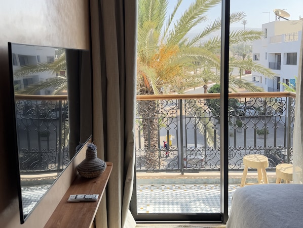 Chambre Double Élite, balcon, vue ville | Wi-Fi gratuit, draps fournis