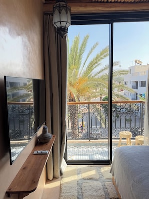 Classic-Doppelzimmer, Balkon, Stadtblick | Kostenloses WLAN, Bettwäsche