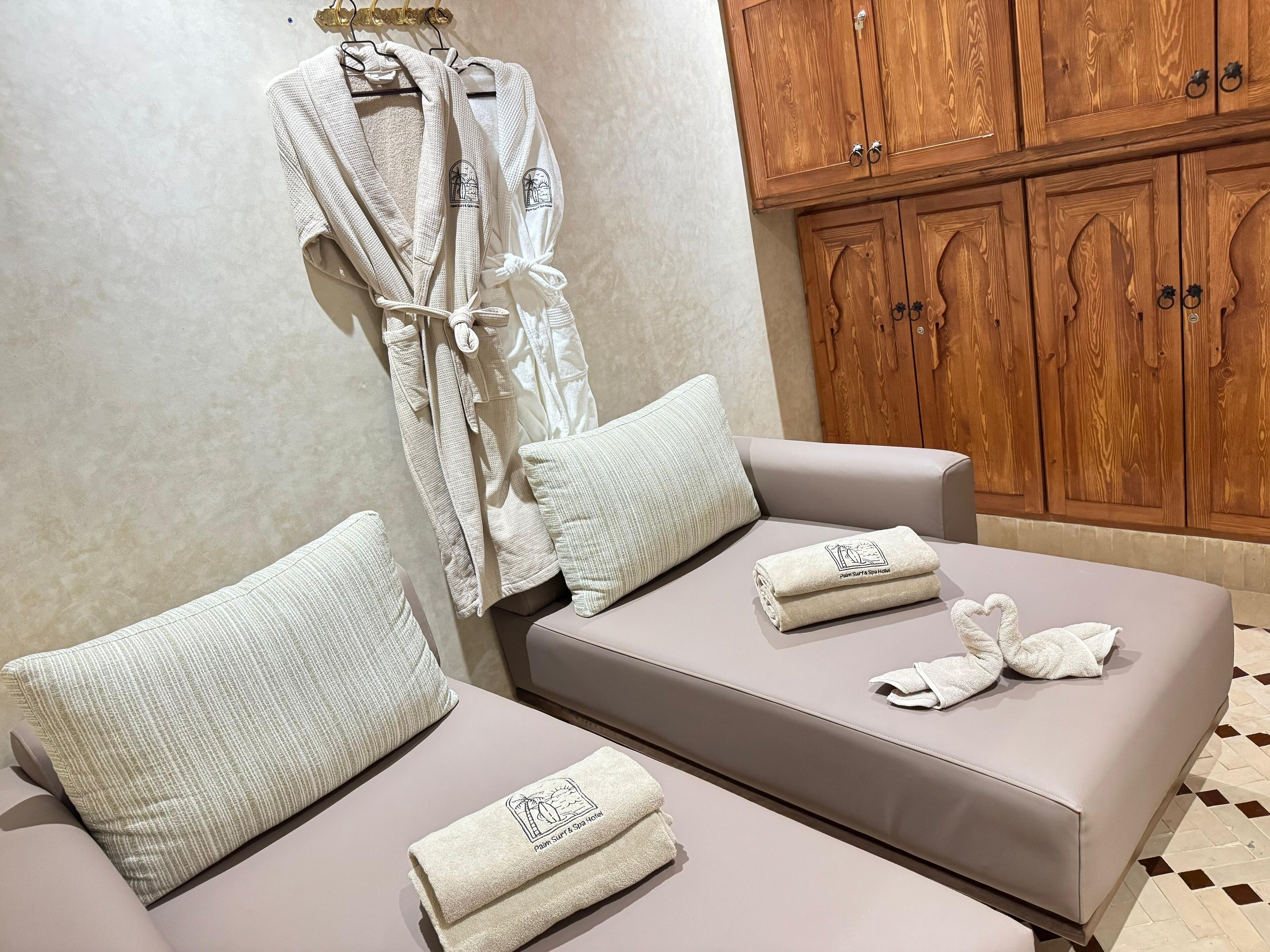 Exfoliation, 1 salle de soins, service de massage