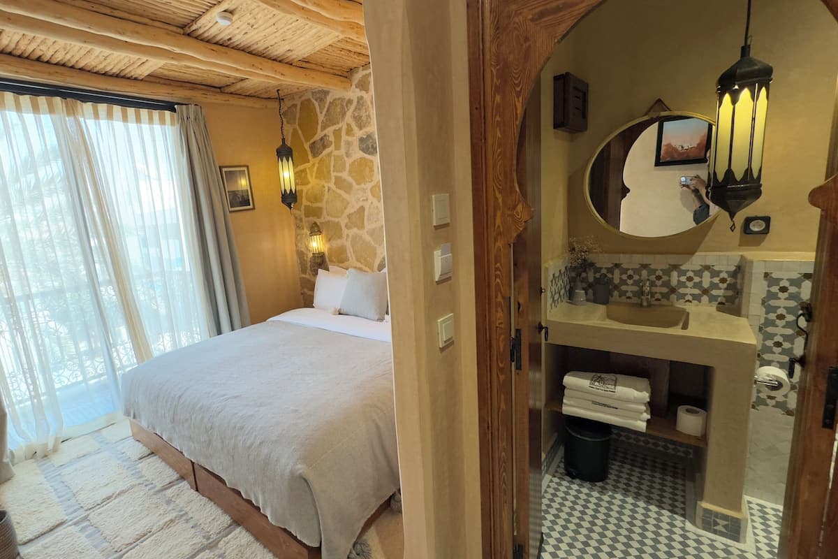 Habitación doble Elite, balcón, vista a la ciudad | Wifi gratis y ropa de cama