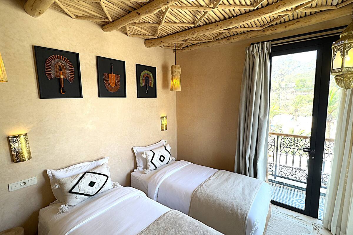 Twin Room, Balcony, City View | Free WiFi
